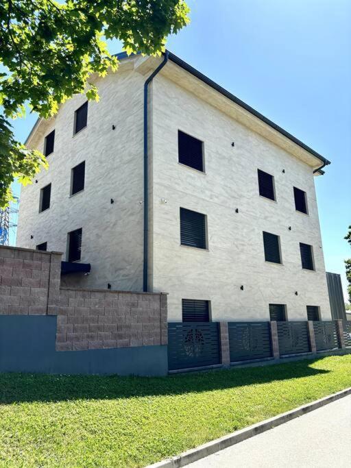 Vila Moste 2 - Free Parking & Pool, Ev Station Ljubljana Exterior foto